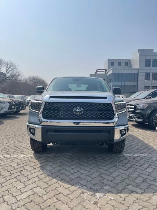 2021款丰田坦途57皮卡现车50余万特惠