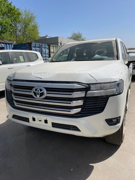 2022款丰田酷路泽35t硬派神车优惠出售