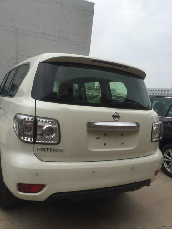 0platinum(铂金)(价格电议)颜色:白米,白棕状态:展位现车,手续齐全