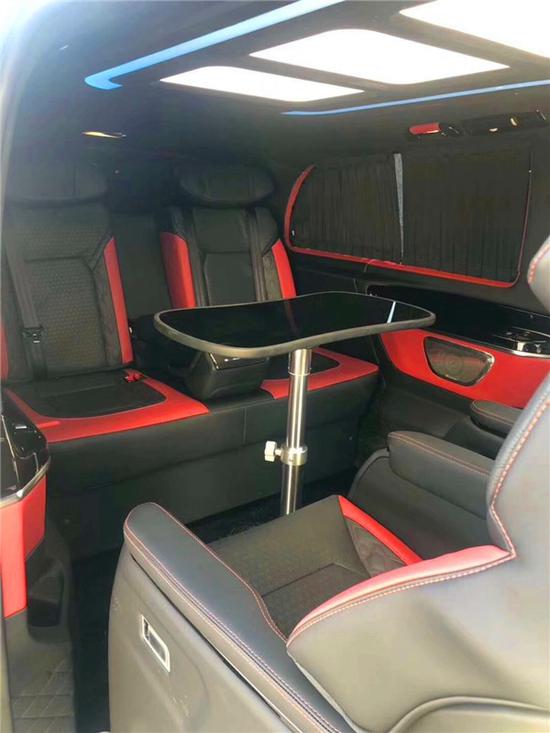 2020款奔驰威霆七座版加装高顶价格行情