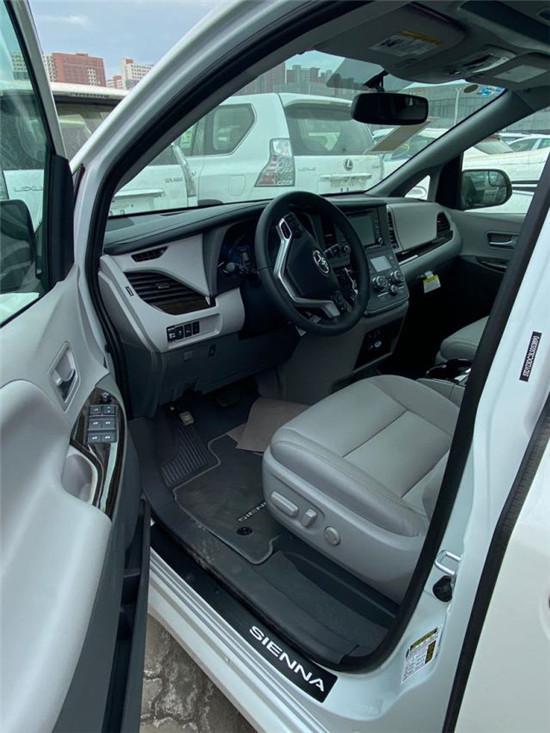 20款丰田塞纳价格墨版电动滑门本家报价