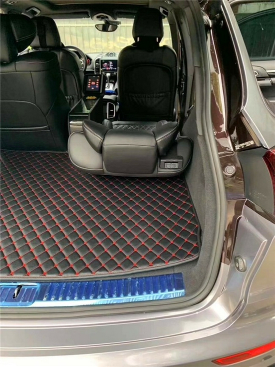 　　保时捷卡宴改装航空座椅效果图