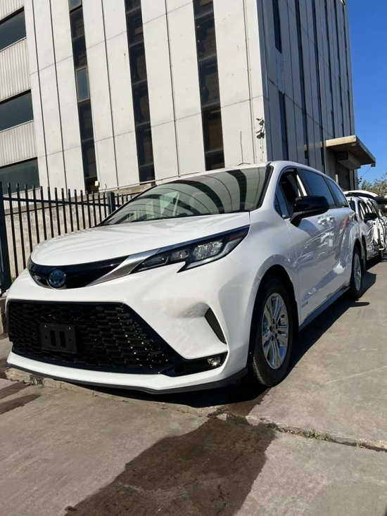 2021款丰田塞纳四驱现车价格配置多少钱