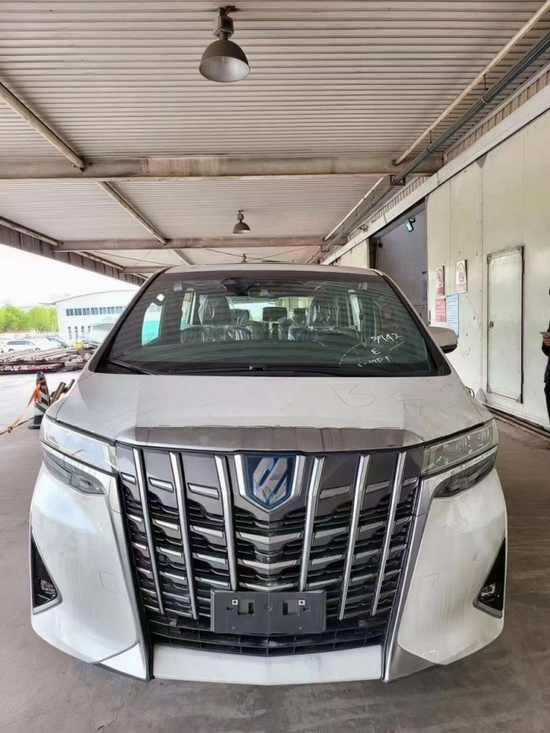 进口21款丰田埃尔法现车优惠105万起售