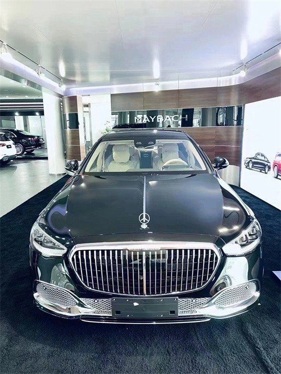奔驰迈巴赫s680现车实拍 内饰太奢华_天津汽车网_新浪汽车_新浪网