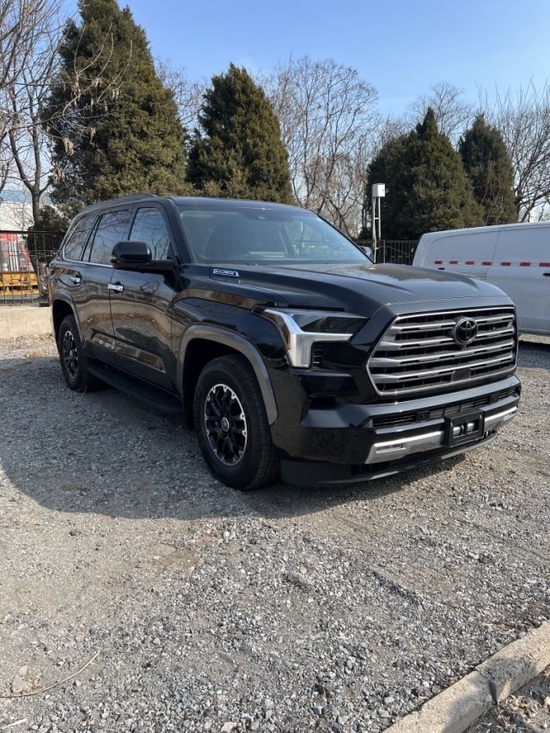 2023款丰田红杉35t混动现车特惠价95万