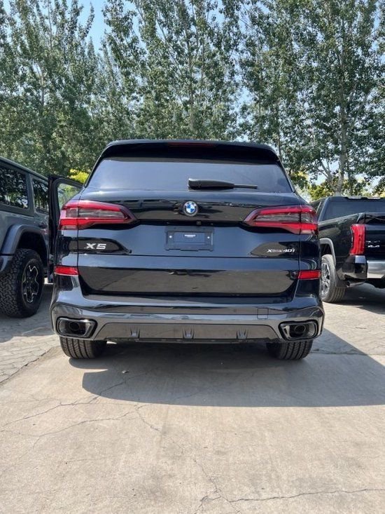 2023款宝马x5加版现车最低报价70多万