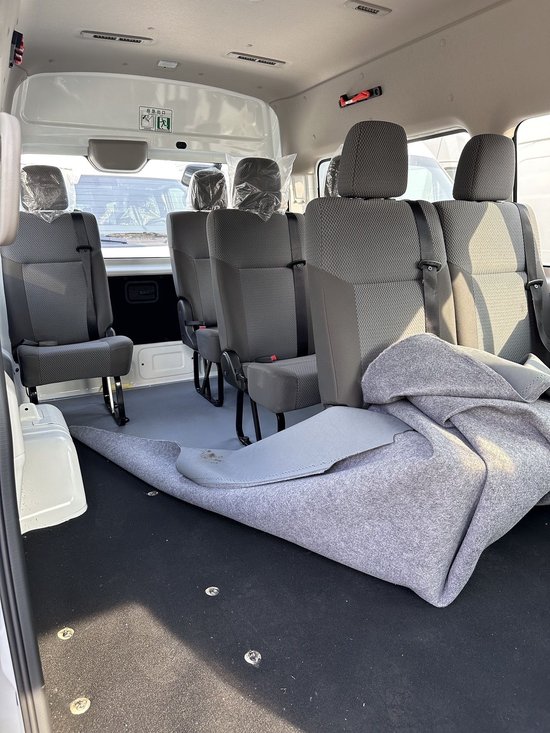 23款日产nv350高顶长轴25港口最低价