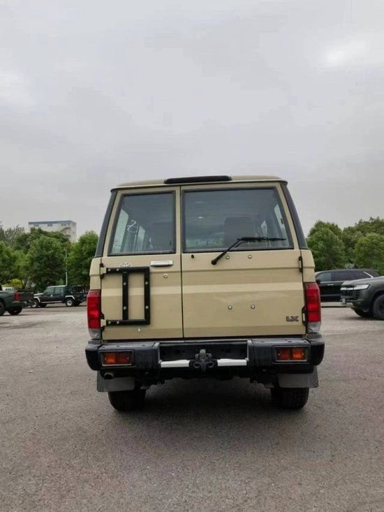 23款丰田酷路泽lc76现车特价57万可分期