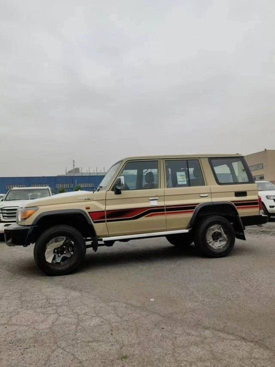 23款丰田酷路泽lc76现车特价57万可分期