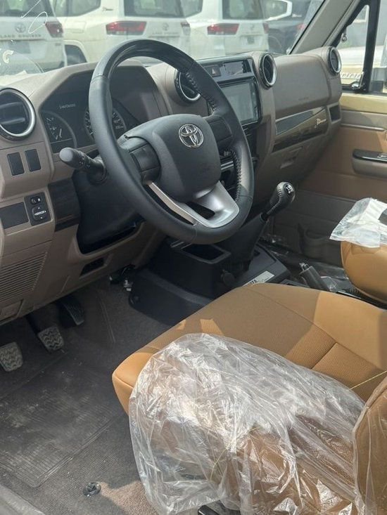 22款丰田酷路泽lc71汽油 70周年纪念版