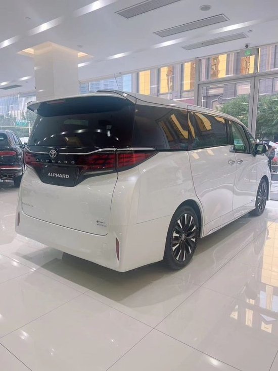 24款丰田埃尔法10月最新价格及图片