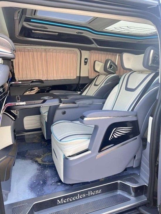 优惠促销>正文进口奔驰v250改装配置大体分:进口奔驰v250平顶四座版