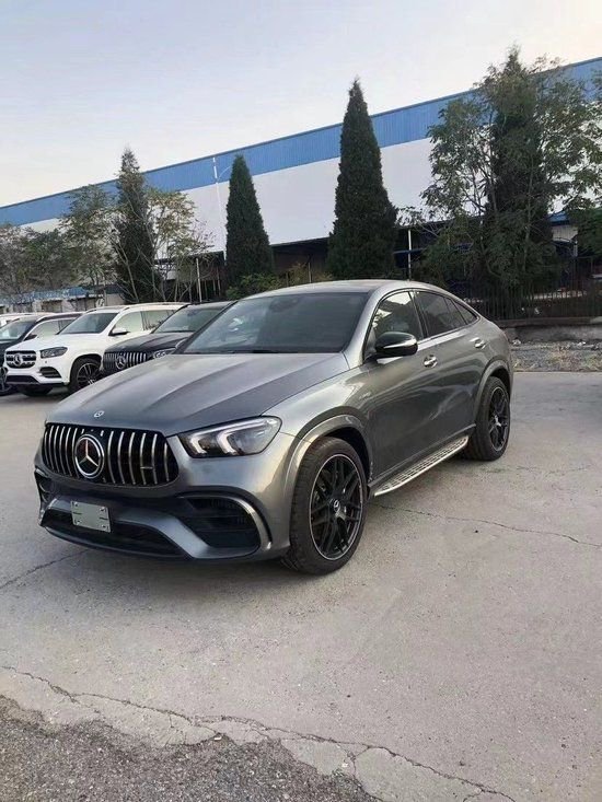 奔驰gle63 coupe 颜色:灰黑 配置: 4.