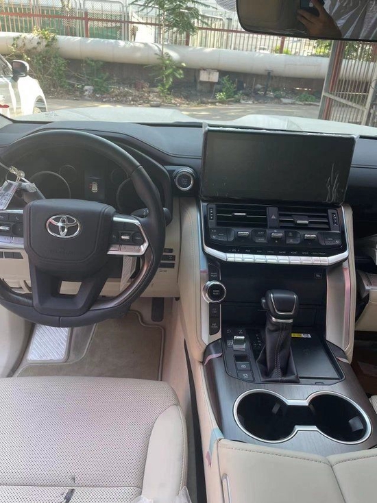 2022款酷路泽lc300迎来现车可分期购