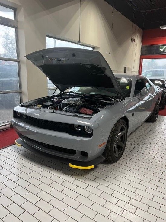 内饰颜色:黑色车身颜色:水泥灰挑战者 22款 6.2t srt hellcat地狱猫