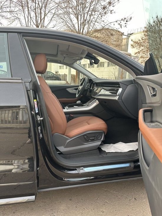 23款奥迪rsq8天津港首发现车销全国