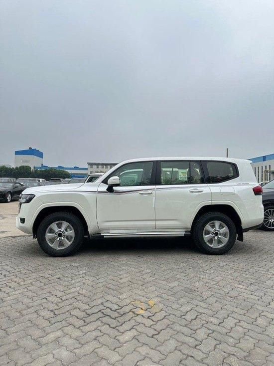 23款丰田酷路泽3500gxr现车优惠送质保