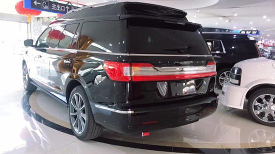 林肯领袖一号5.98超长版舒适空间实拍图