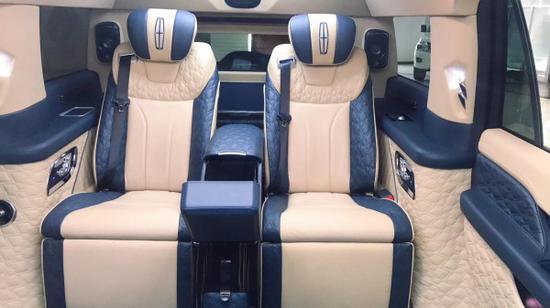 林肯领袖一号5.98超长版舒适空间实拍图