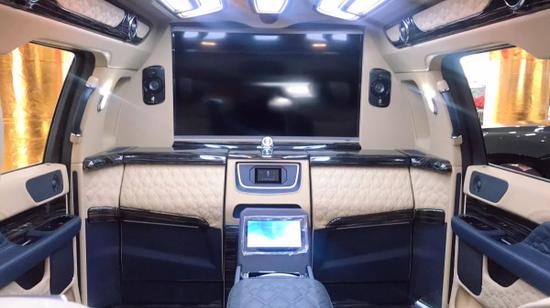 林肯领袖一号5.98超长版舒适空间实拍图
