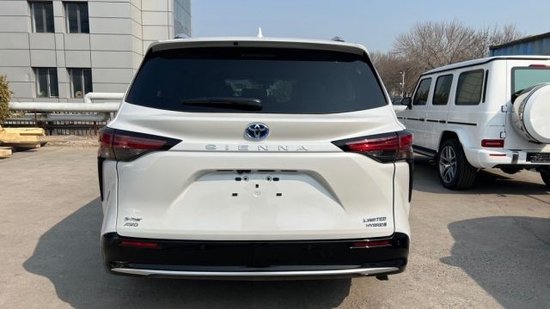 2023款丰田塞纳四驱售价60万配置对比