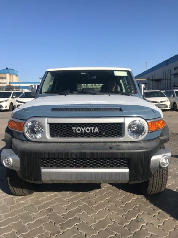 由于19款丰田fj酷路泽4.