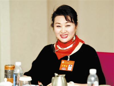 市政协委员张艳秋发言