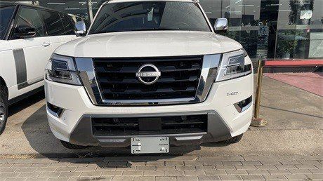 2022款日产阿曼达v8现车落地价格88万