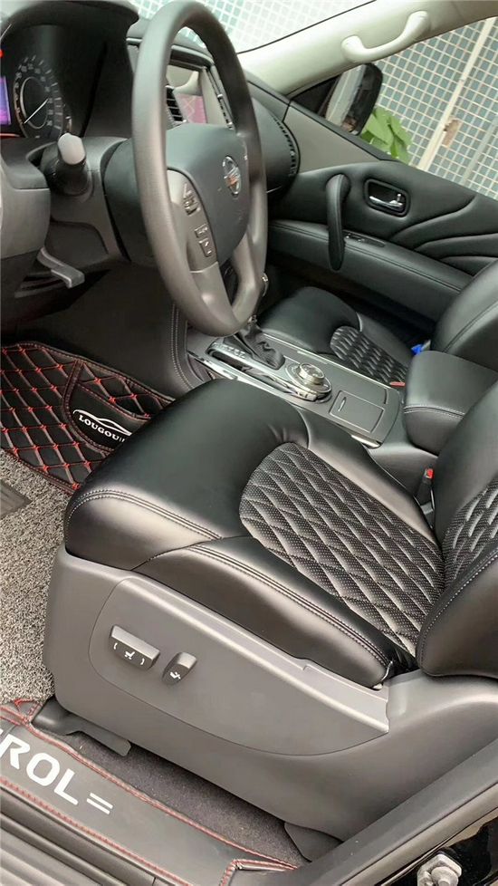 　　尼桑途乐改装航空座椅效果图