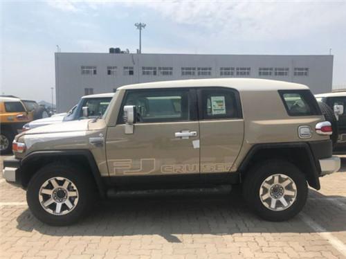 2020款丰田FJ酷路泽中东版天津最新报价