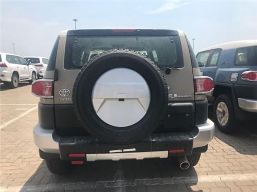 2020款丰田FJ酷路泽中东版天津最新报价