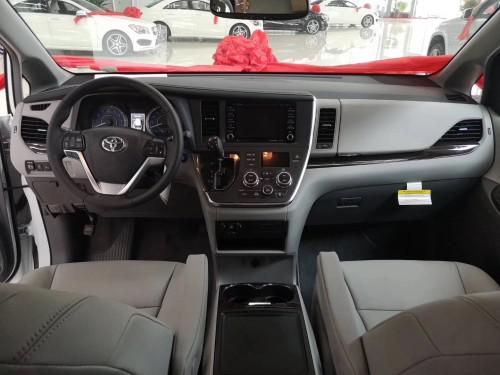 20款塞纳两驱四驱低配中配高配配置价格