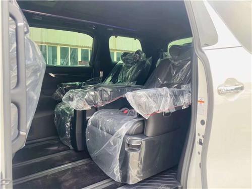 雷克萨斯LM300四座御世版 预定加价合理