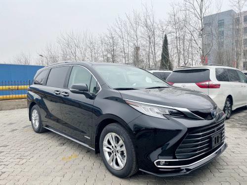 2021款丰田塞纳2.5油电混合动力到店