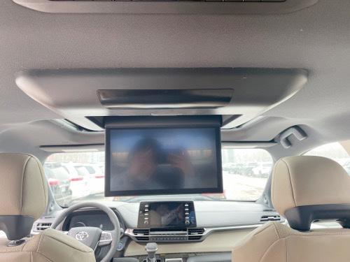 2021款丰田塞纳2.5油电混合动力到店