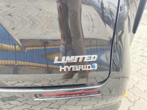 2021款丰田塞纳2.5油电混合动力到店