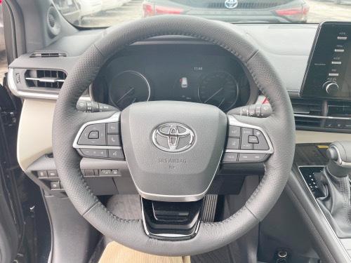 2021款丰田塞纳2.5油电混合动力到店