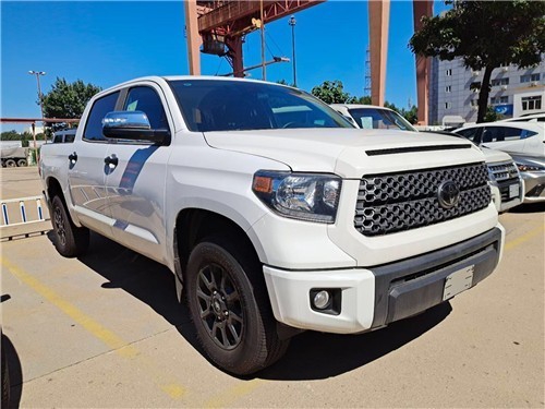 2020款丰田坦途57l自吸皮卡火爆促销