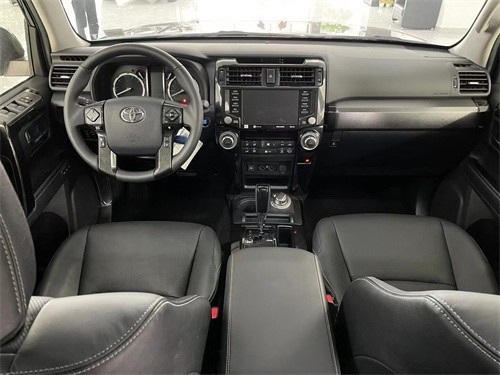 2021款丰田超霸现车钜惠50余万清仓裸售