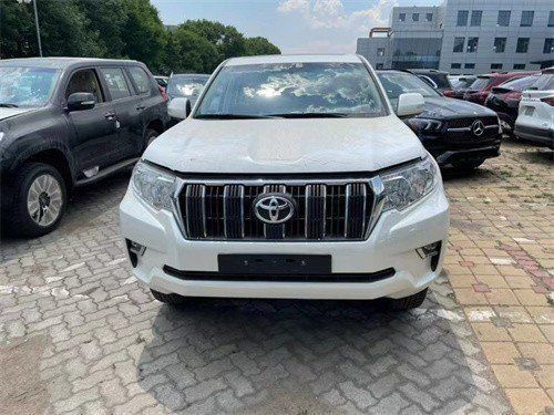 2022款丰田霸道4000现车手续齐最低报价