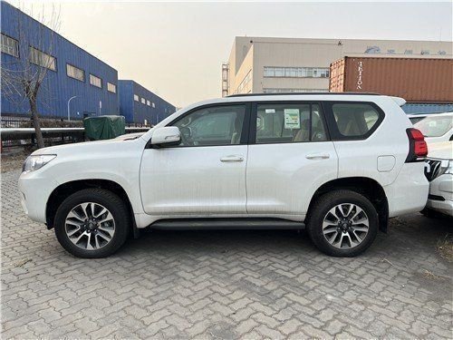 2022款丰田霸道400060多万起现车售价低