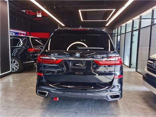 2022款宝马x7港口现车可提80多万起