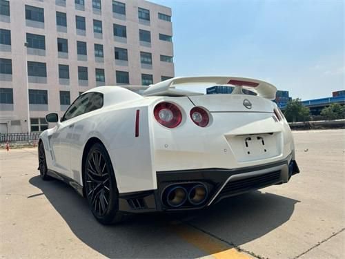 23款加版日产gtrpremium落地价165万起