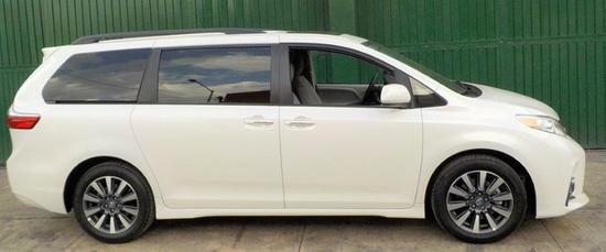 2020款丰田塞纳两驱性价比最高原厂配置