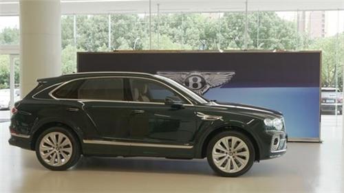 2021款宾利添越4.0顶级奢华SUV奢华有理