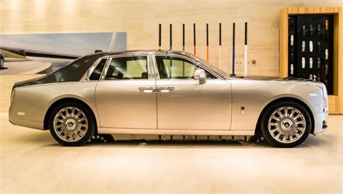 20款劳斯莱斯幻影加长5.9米感受驰聘自由