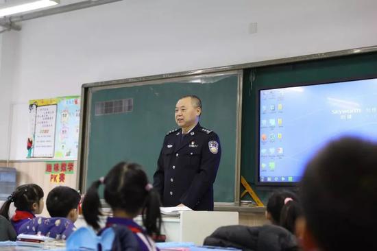 南开翔宇学校(梅江校区)开展法制宣讲_城市_城事关注_新浪天津_新浪网