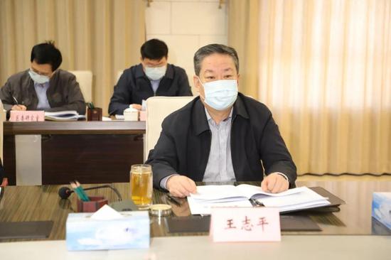 区人大常委会主任王志平