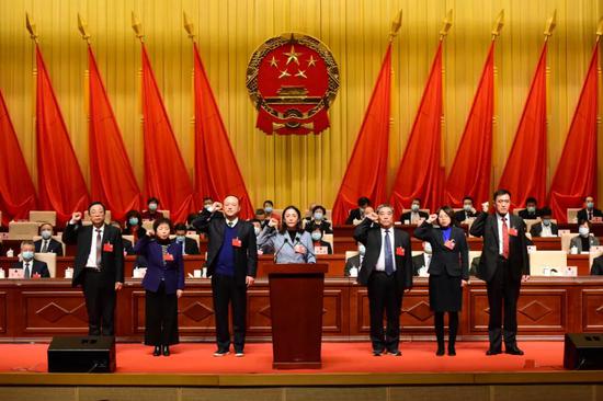 郭莹当选北辰区监察委员会主任会议以投票选举的方式,选举王瑜,刘国茹